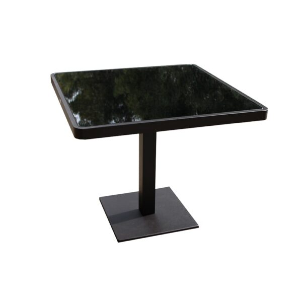 Manhattan square dining table