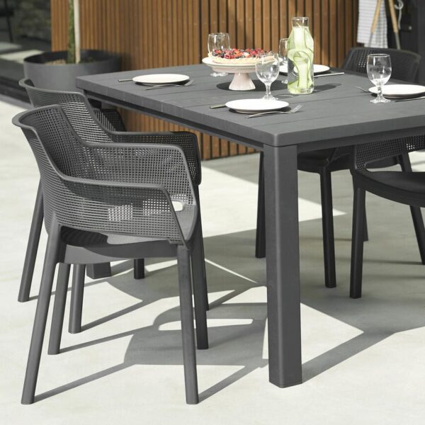 ELISA armchair
