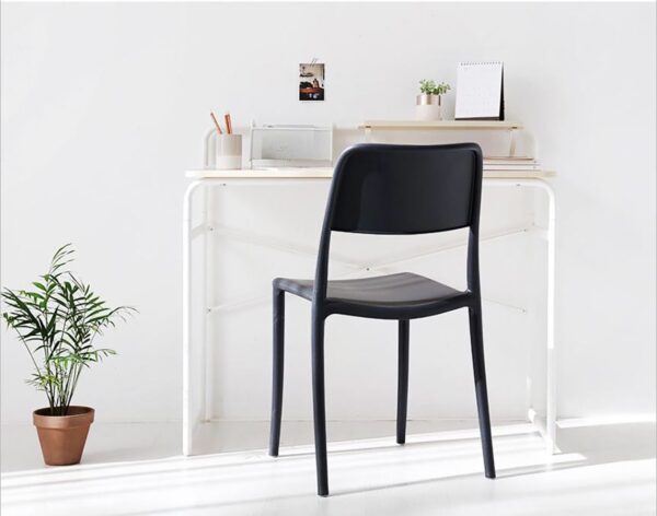 Charlotte chair
